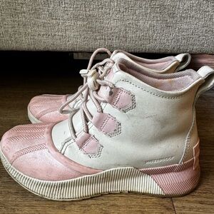 Sorel Out N about Pink and White Waterproof Boots